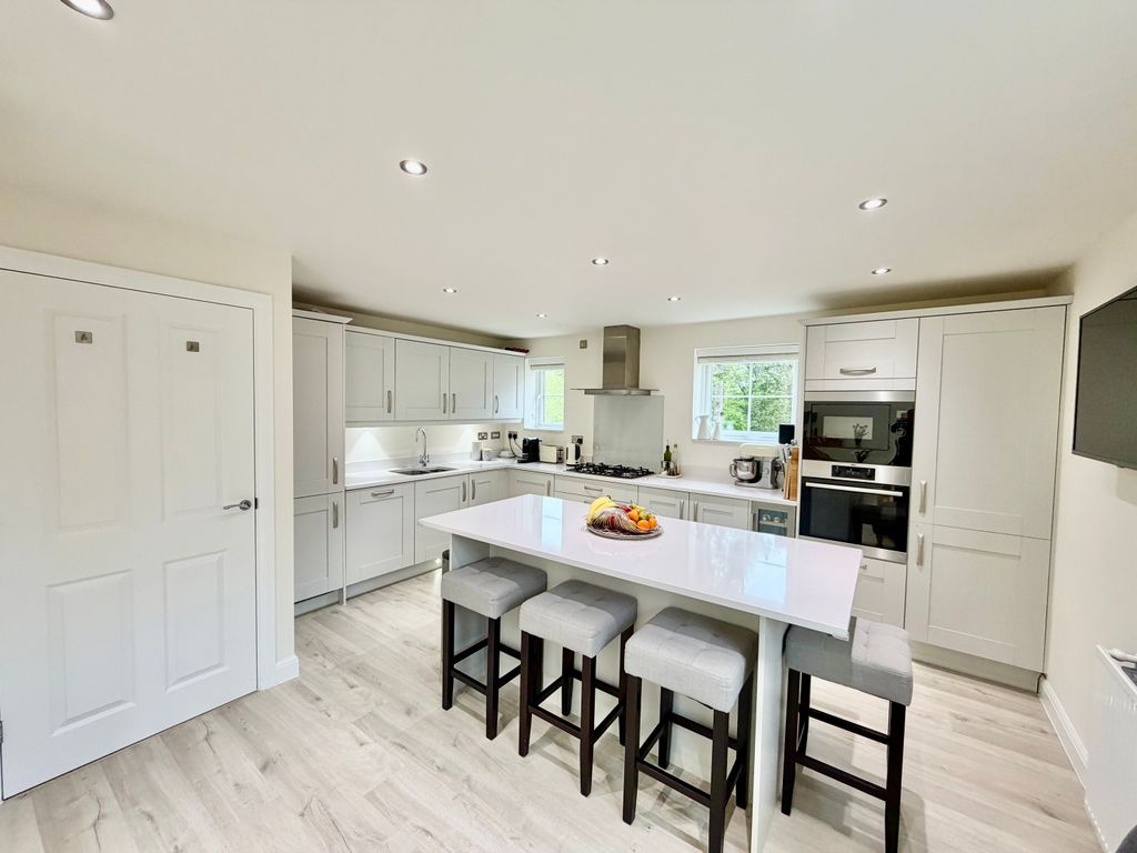 Property photo 2 of 32 Img_2201