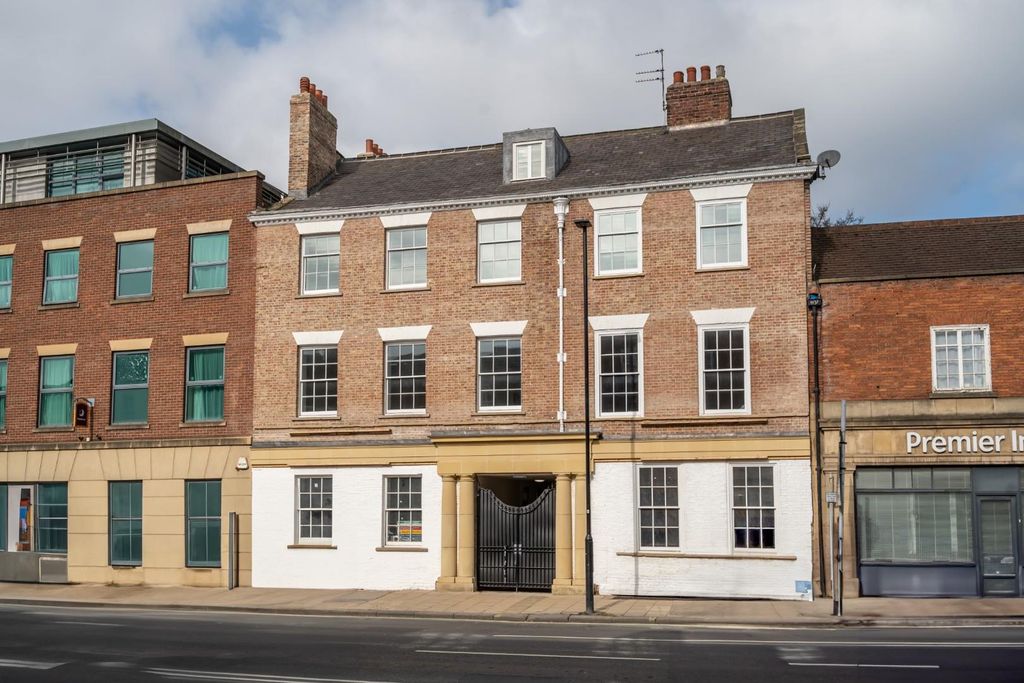 Property photo 1 of 16 Blossom Street-5.Jpg