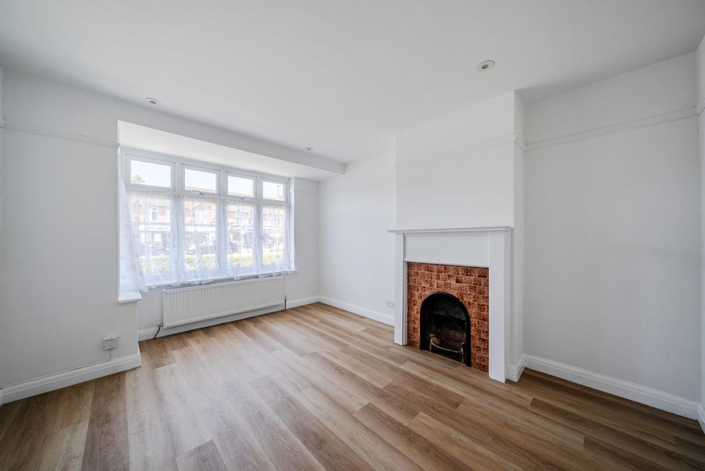 Property photo 2 of 10 1464382-4-6A1058F...