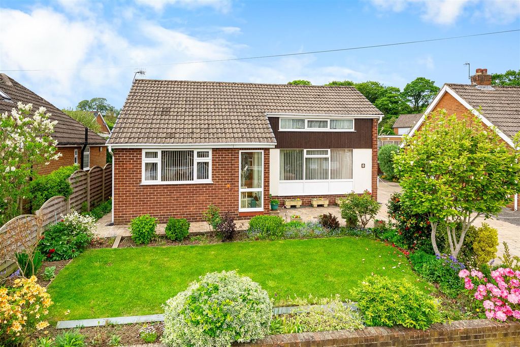 Property photo 1 of 21 St Martins Avenue