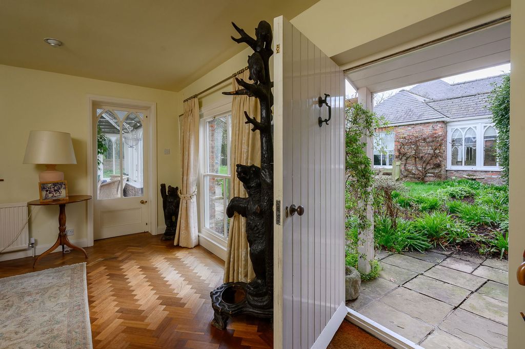 Property photo 3 of 36