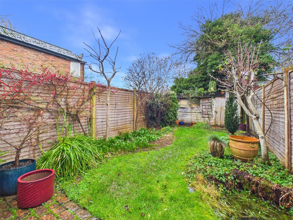 Property photo 2 of 17 Garden