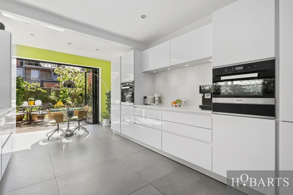 Property photo 3 of 20 Gallery