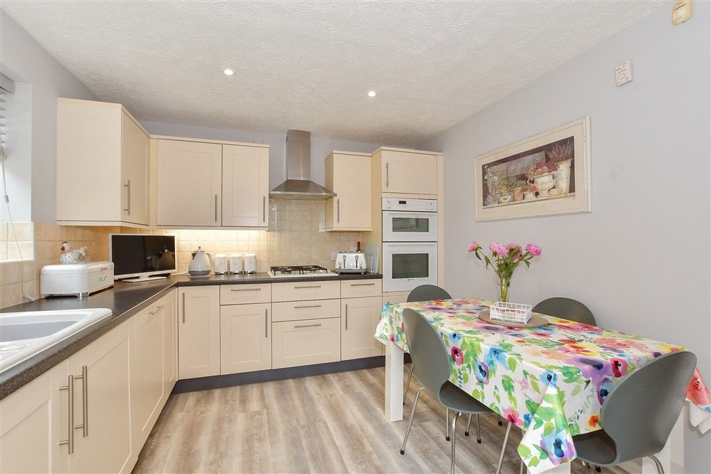 Property photo 3 of 15 Kitchen