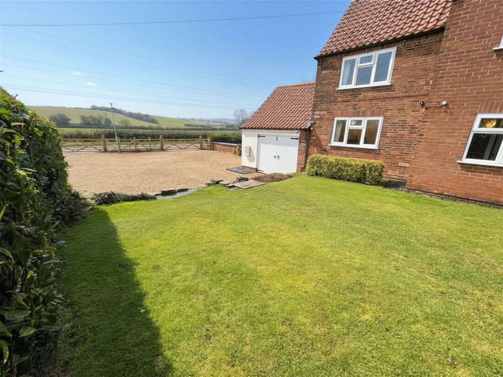 Property photo 1 of 21 3_Croftways - Summer.Jpg