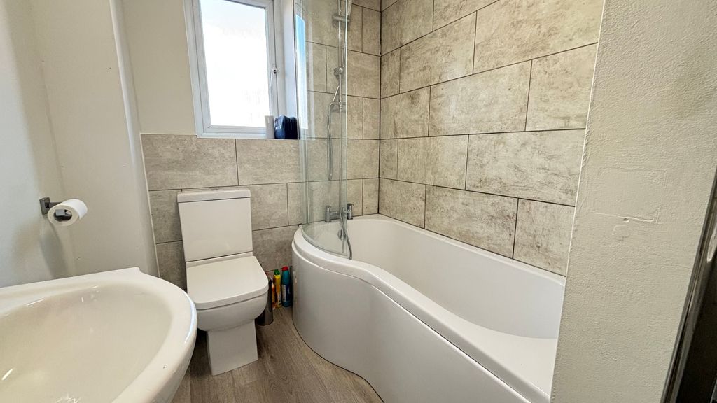 Property photo 3 of 6 Bathroom
