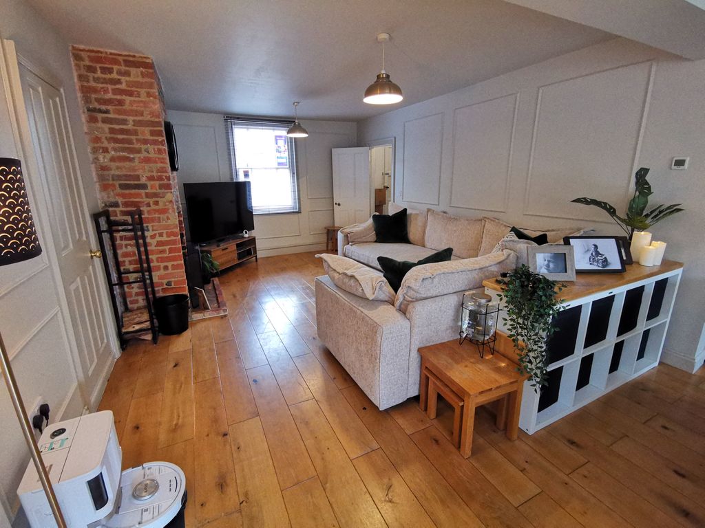 Property photo 2 of 19 Gallery