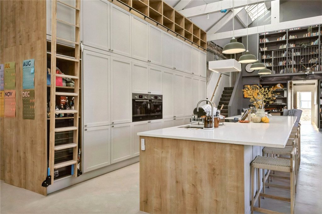 Property photo 2 of 14 Picture No. 29