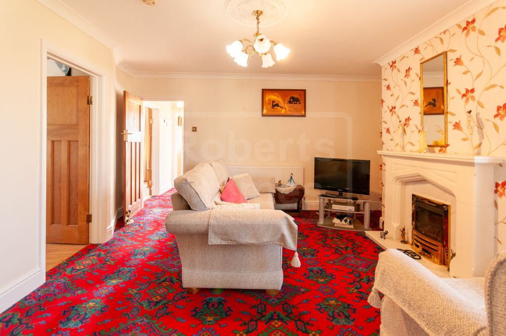 Property photo 2 of 23 Lounge