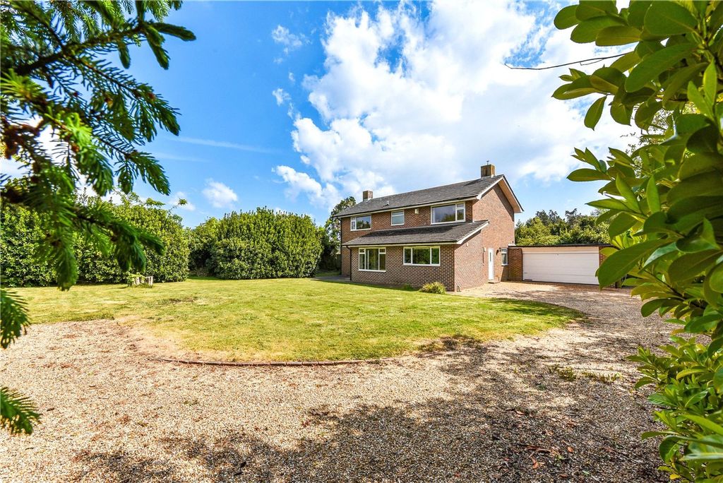 Property photo 3 of 25 Distance Front