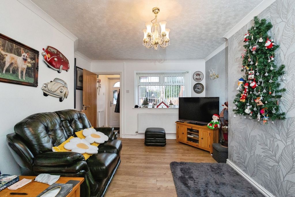 Property photo 3 of 11 Pbox-Img.Jpg