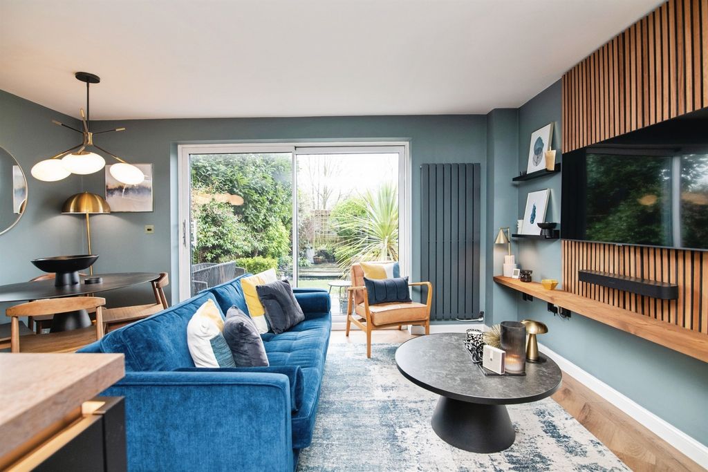 Property photo 2 of 16