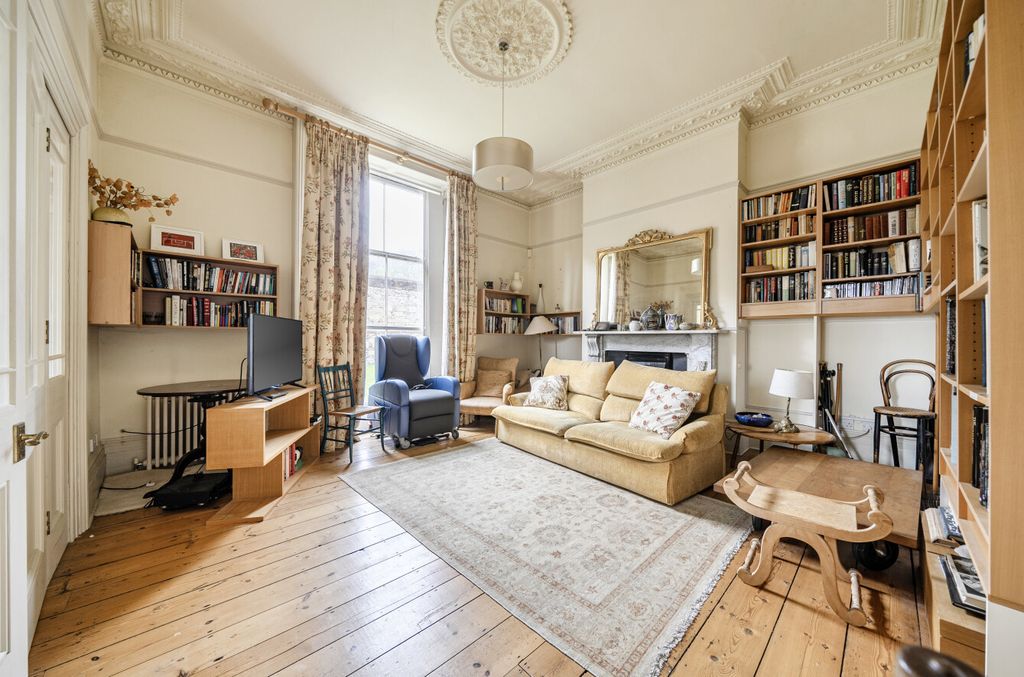 Property photo 2 of 12 1441666-15-69Dcea...