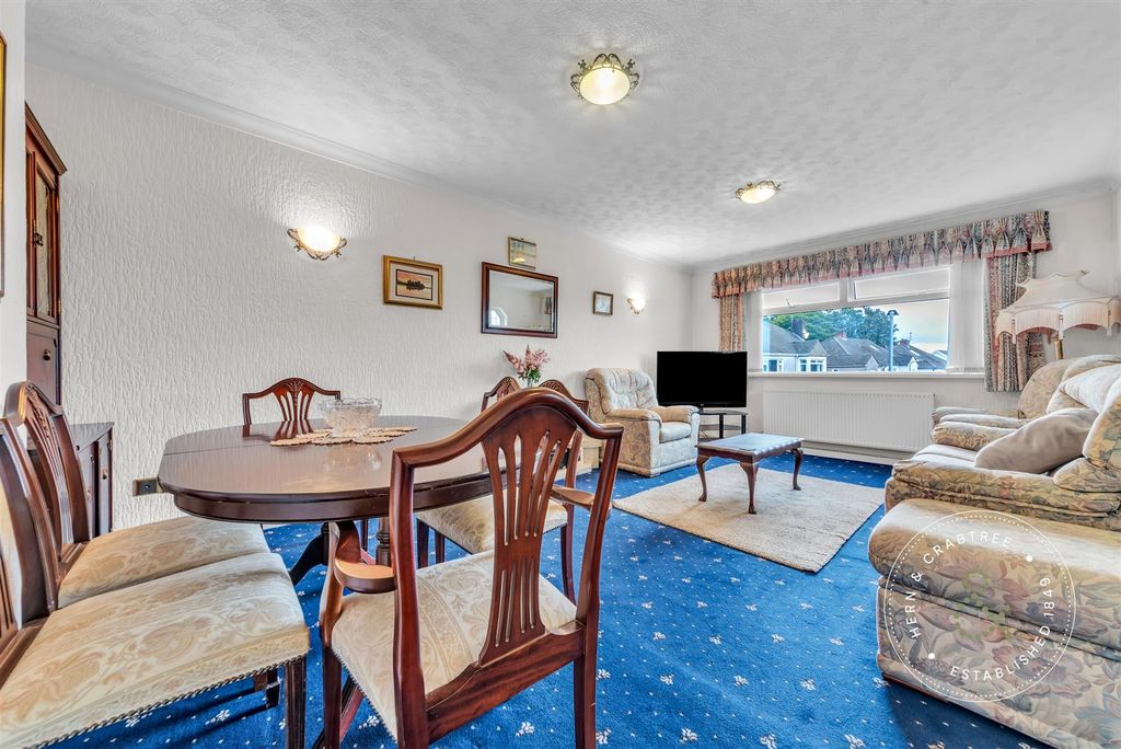 Property photo 2 of 22 Ely-Road-09.Jpg