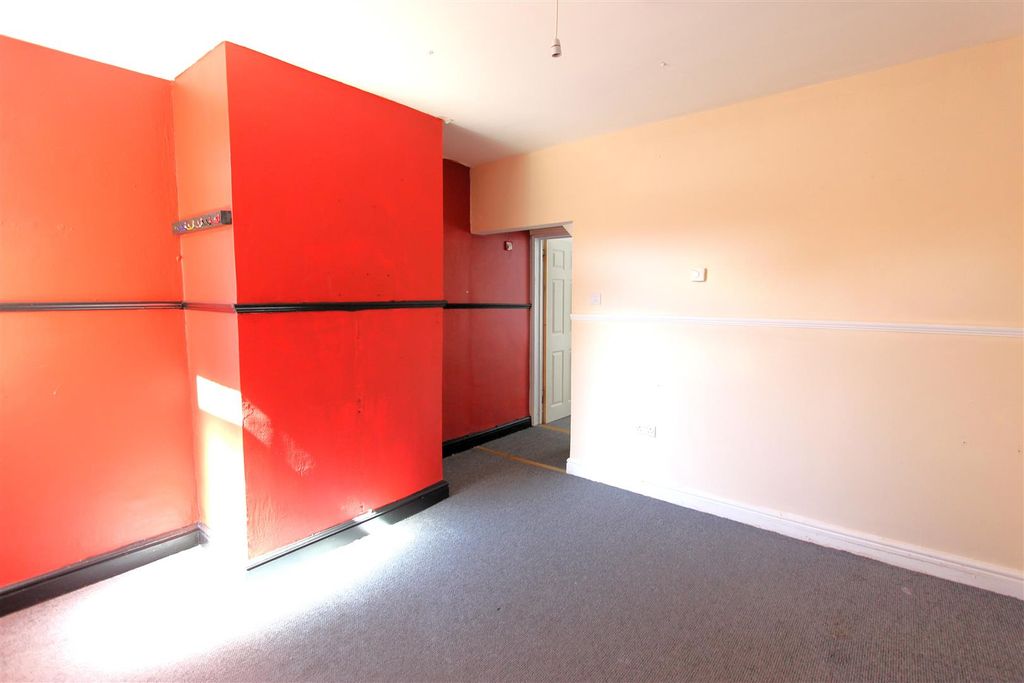 Property photo 3 of 8 3.Jpg