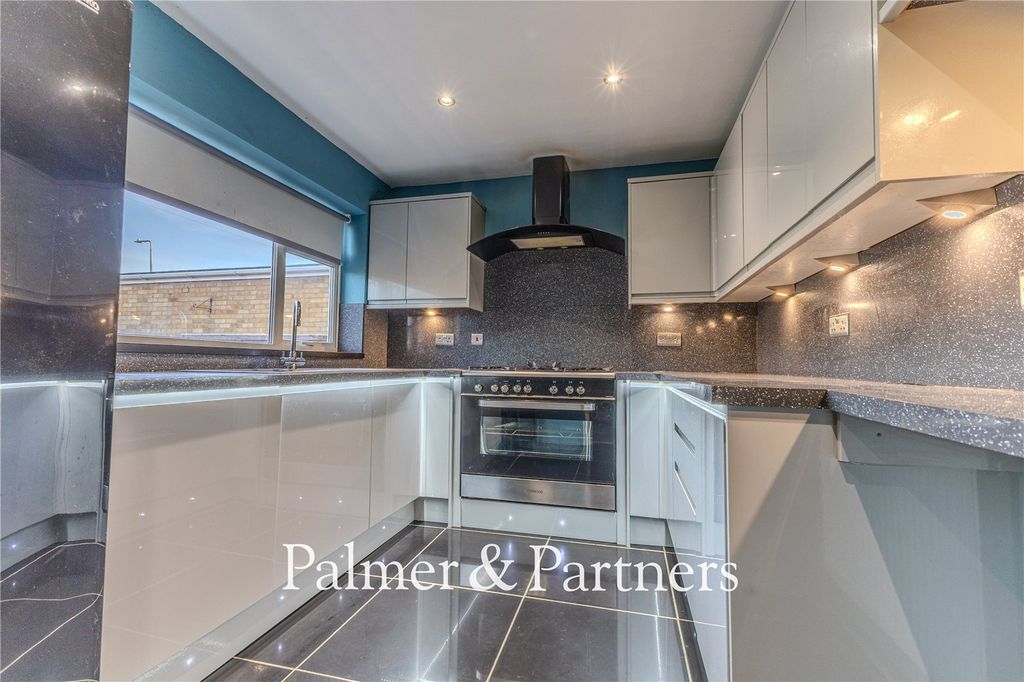 Property photo 2 of 17 Picture No. 03