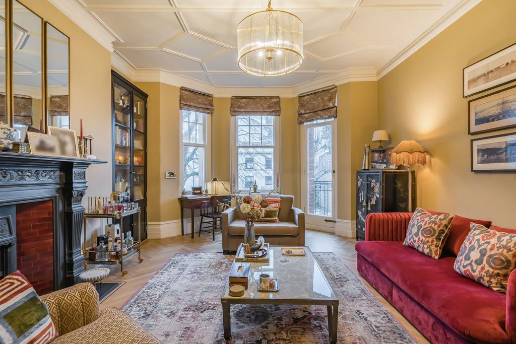 Property photo 3 of 21 Living