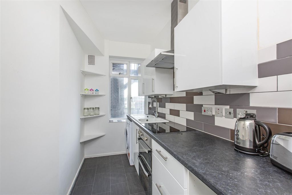 Property photo 2 of 10 Kitchen.Jpg