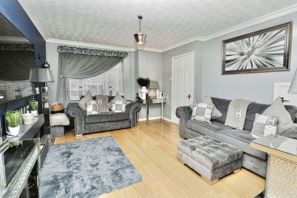 Property photo 3 of 17 3