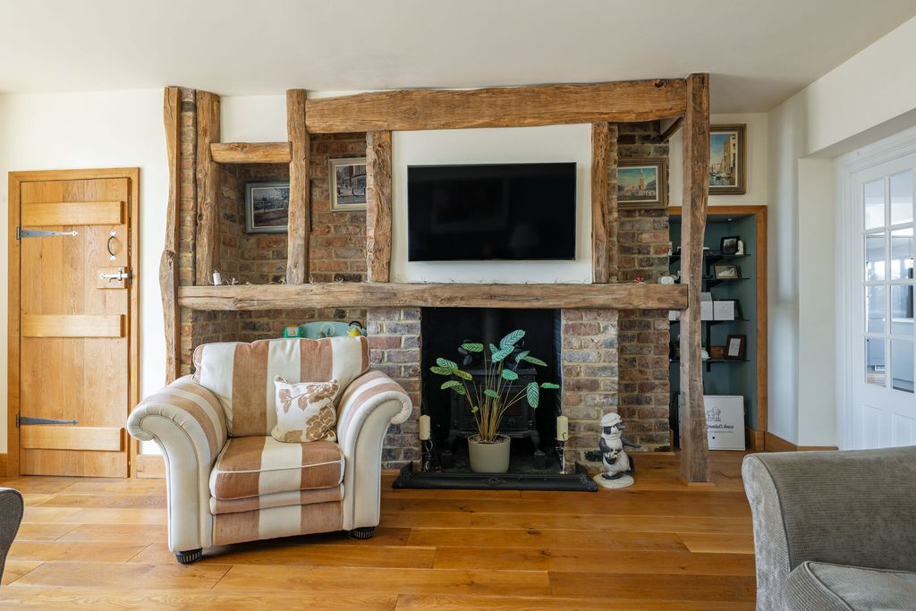 Property photo 3 of 20