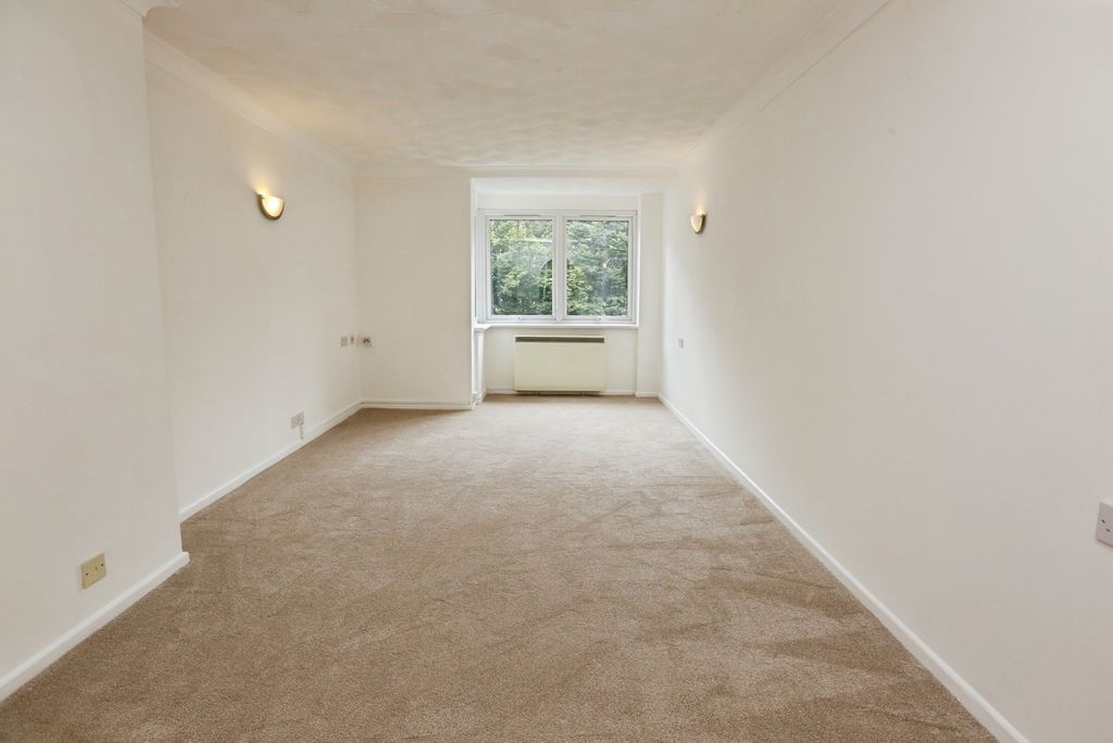 Property photo 3 of 8 Photo