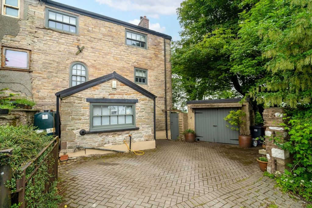 Property photo 1 of 49