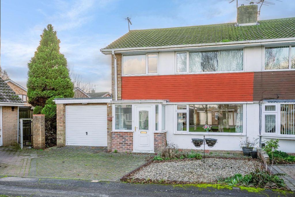 Property photo 1 of 16 External