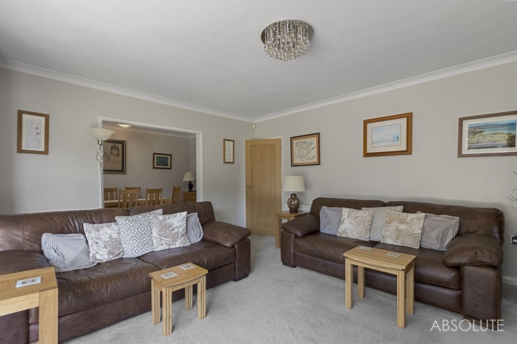 Property photo 3 of 52