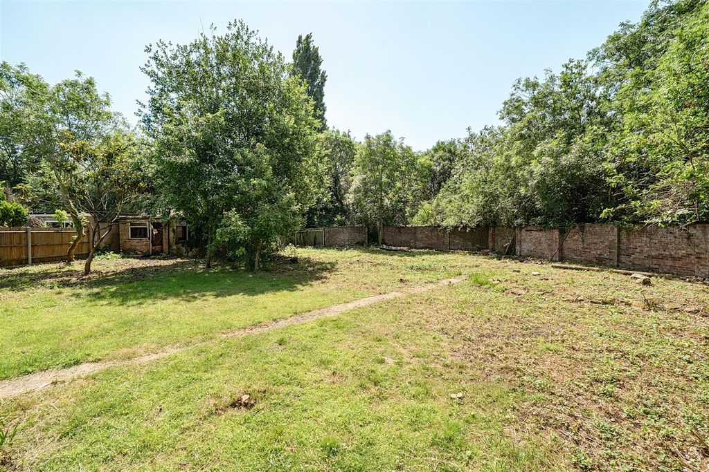 Property photo 3 of 17 1482320-1-6A3Bda4826B70.Jpg