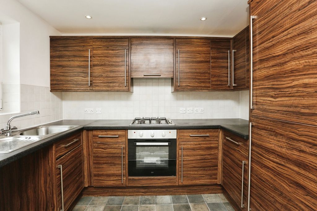 Property photo 2 of 10 Pbox-Img.Jpg