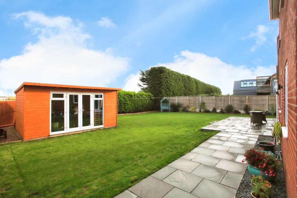 Property photo 2 of 28