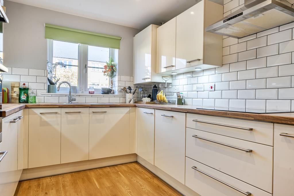 Property photo 3 of 20 Kitchen