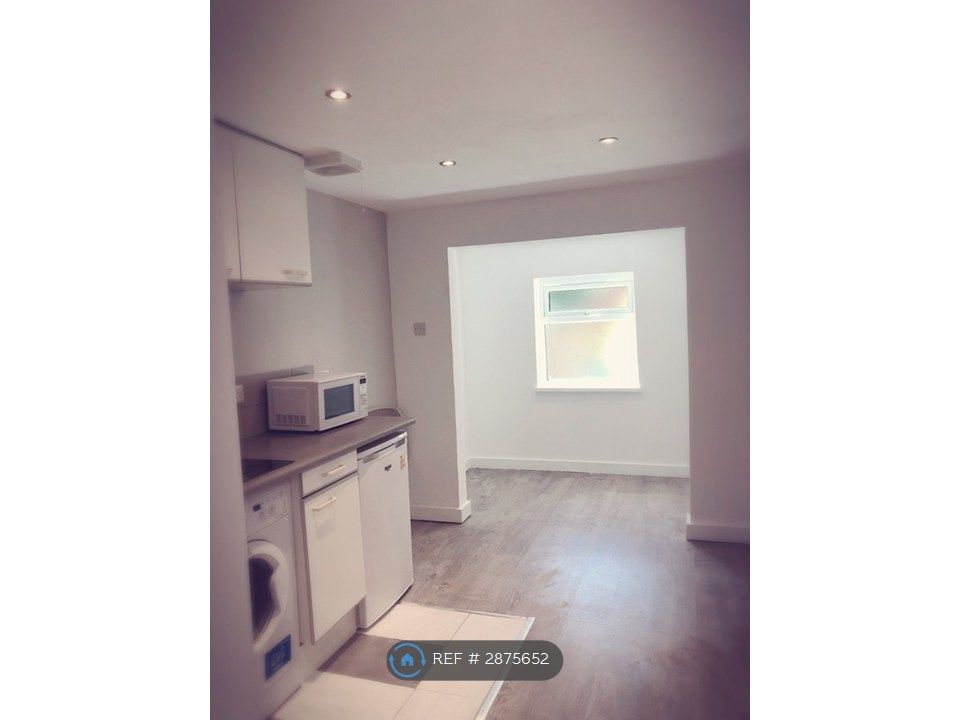 Property photo 2 of 3 Bed Area