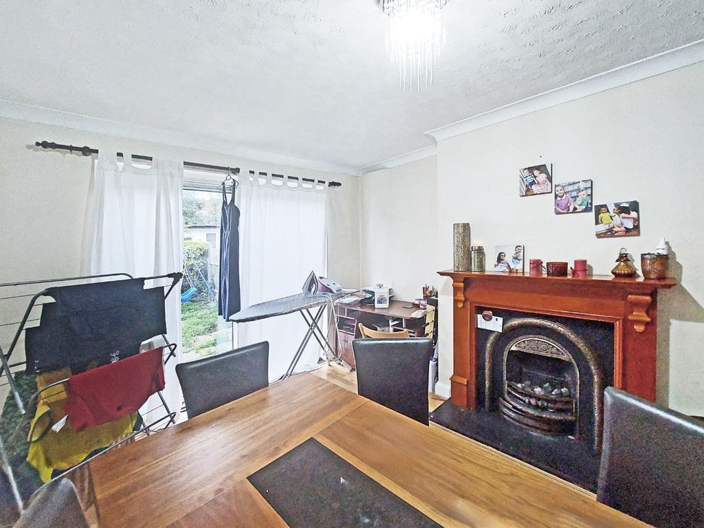 Property photo 3 of 9 4358552