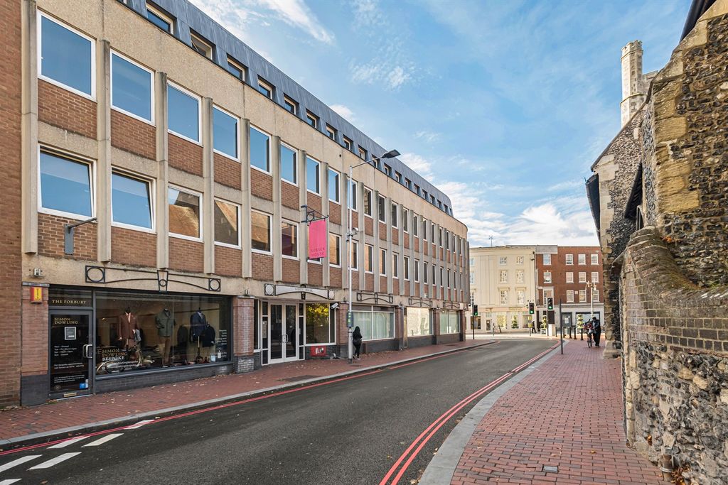 Property photo 1 of 9 (Main)