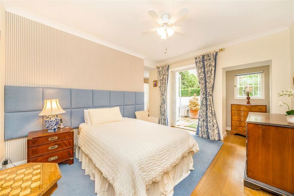 Property photo 3 of 7