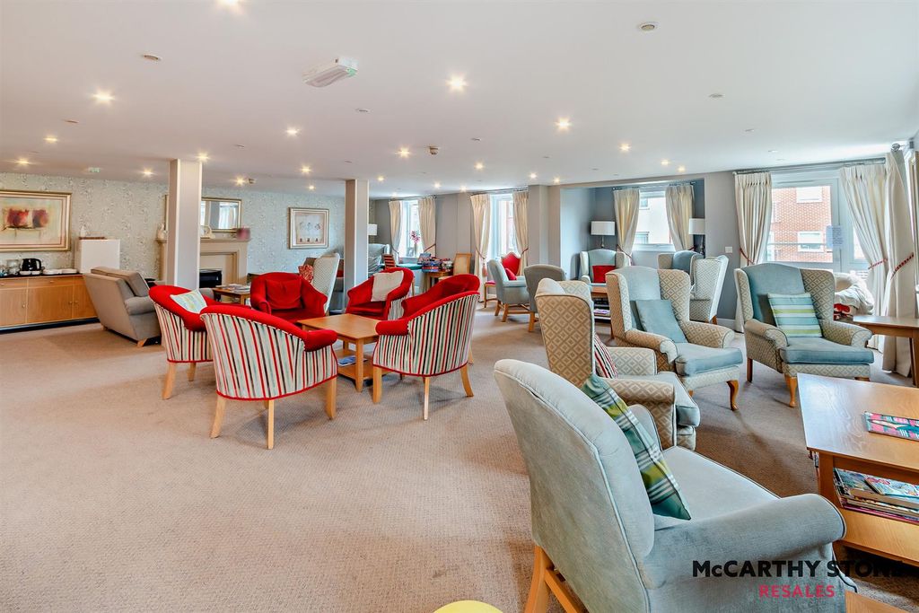 Property photo 2 of 26 8595604-Interior19-800.Jpg