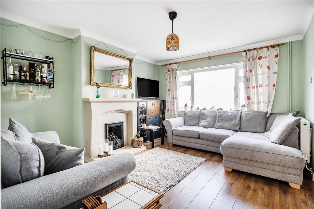 Property photo 2 of 14 1362523-10-68E5515Aa3605.Jpg