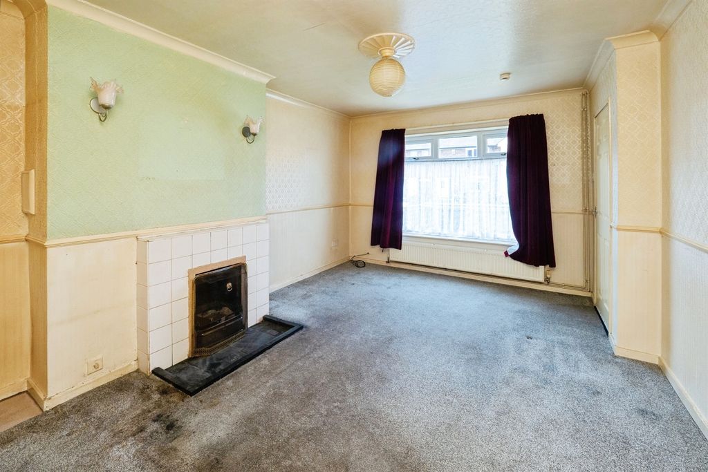 Property photo 2 of 11