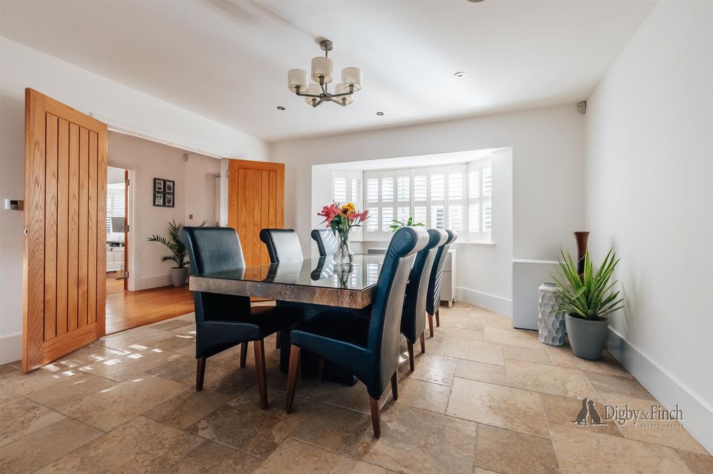 Property photo 3 of 26