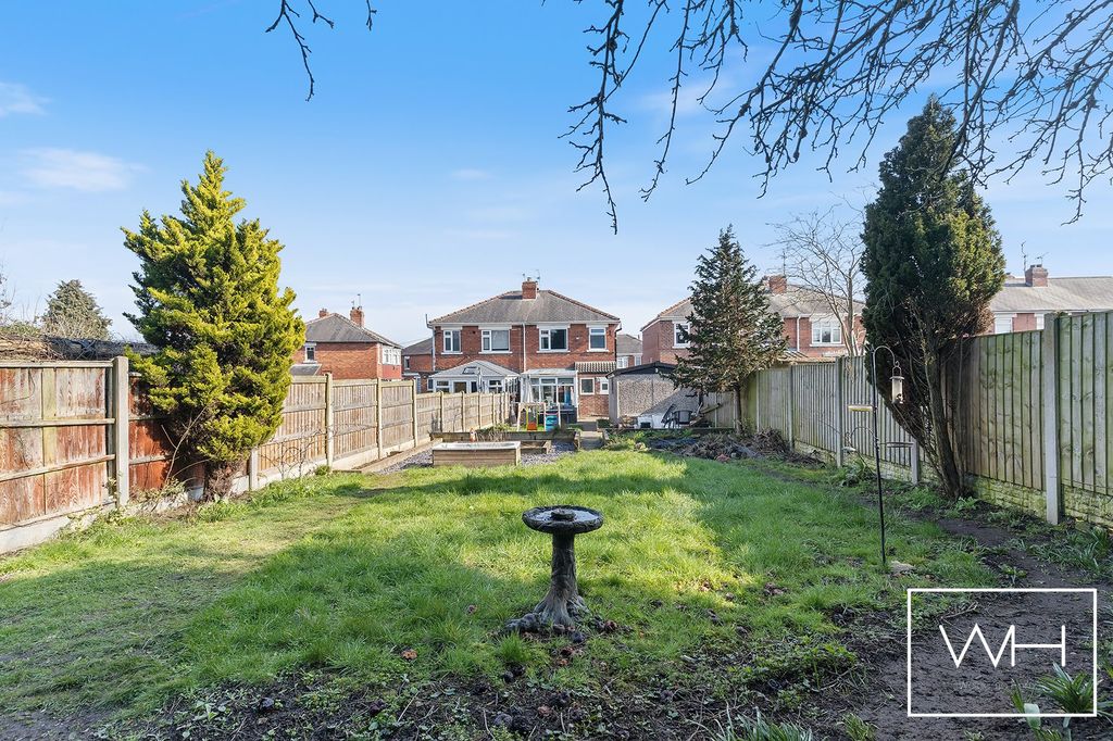 Property photo 2 of 20 11 Ingle Grove, Sprotbrough 21_297