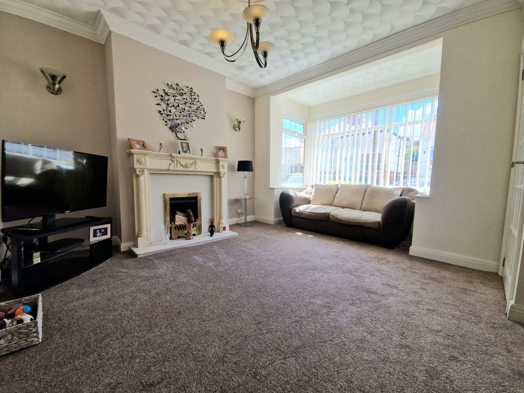 Property photo 2 of 27