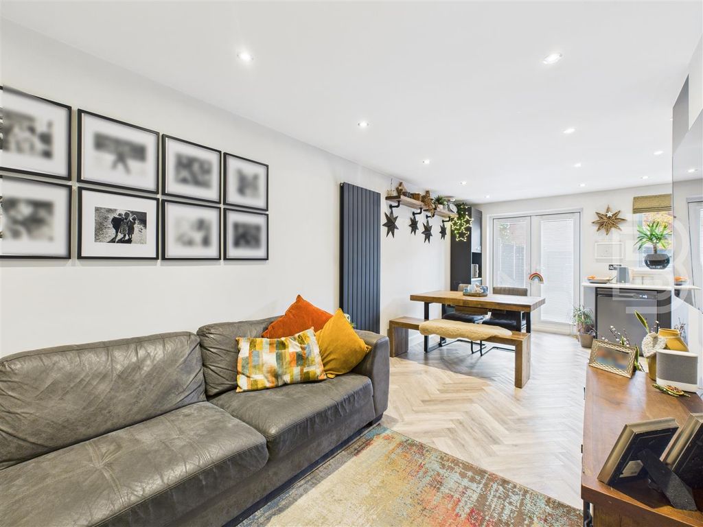 Property photo 2 of 23 Cam05587G0-Pr0065-Still009.Jpg