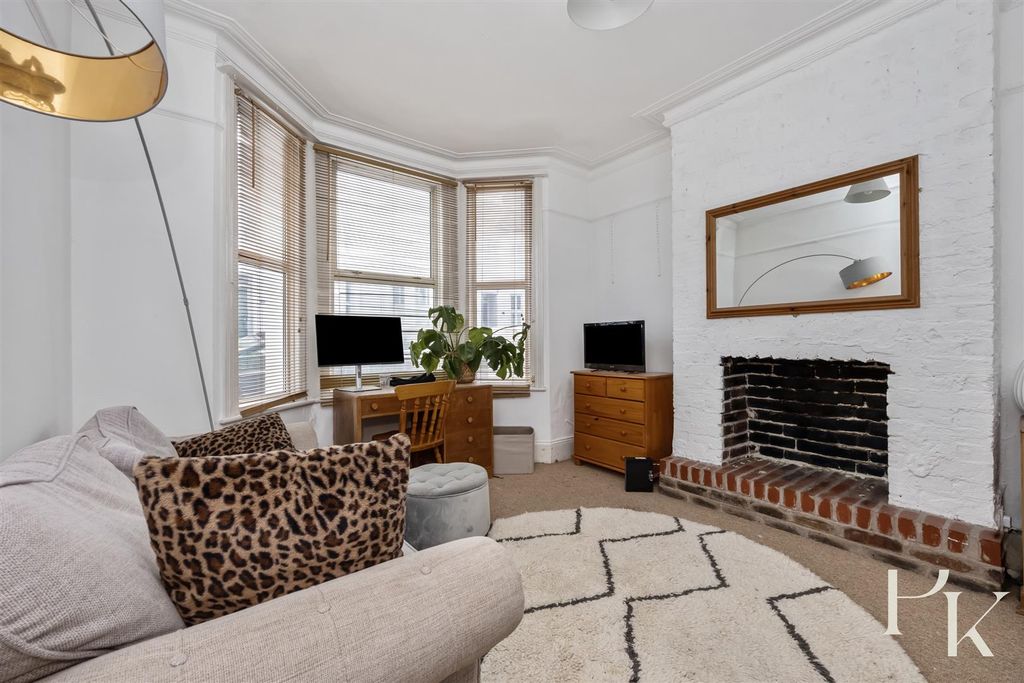 Property photo 2 of 16