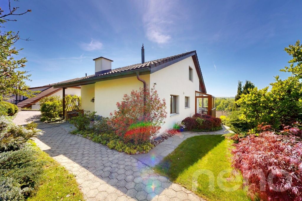 Property photo 3 of 12