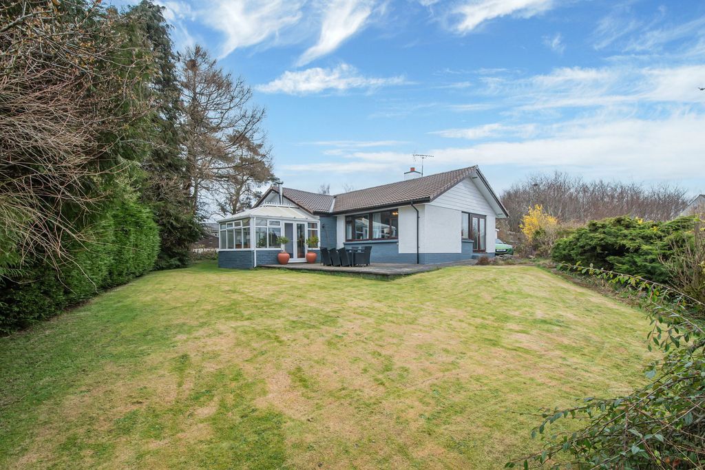 Property photo 2 of 25