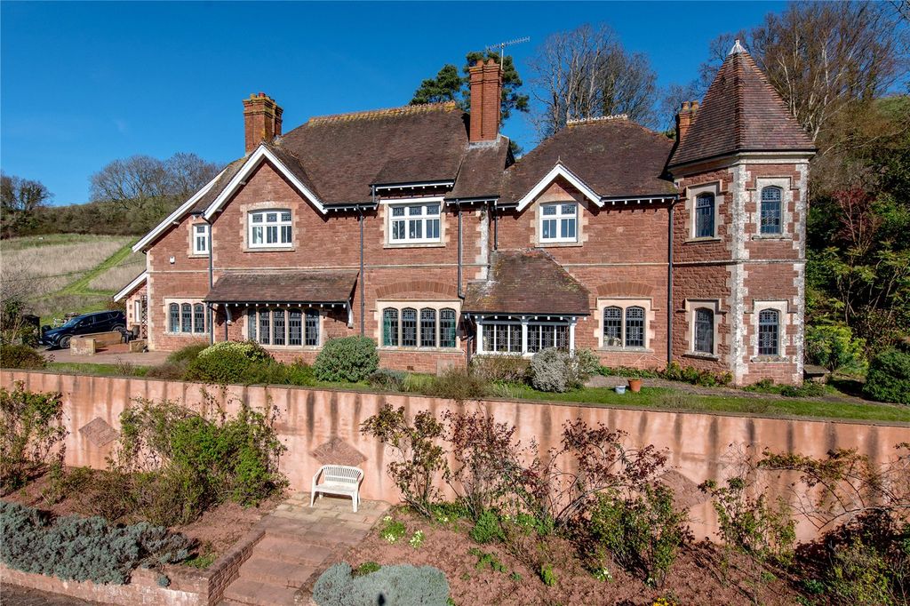 Property photo 2 of 33 Picture No. 31