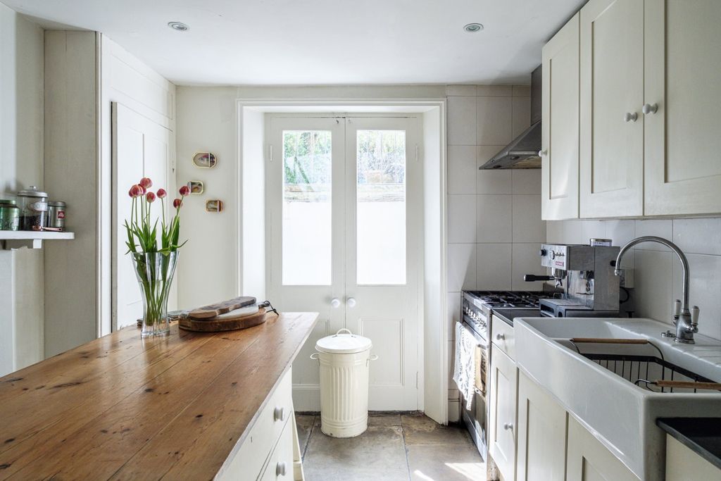 Property photo 3 of 29