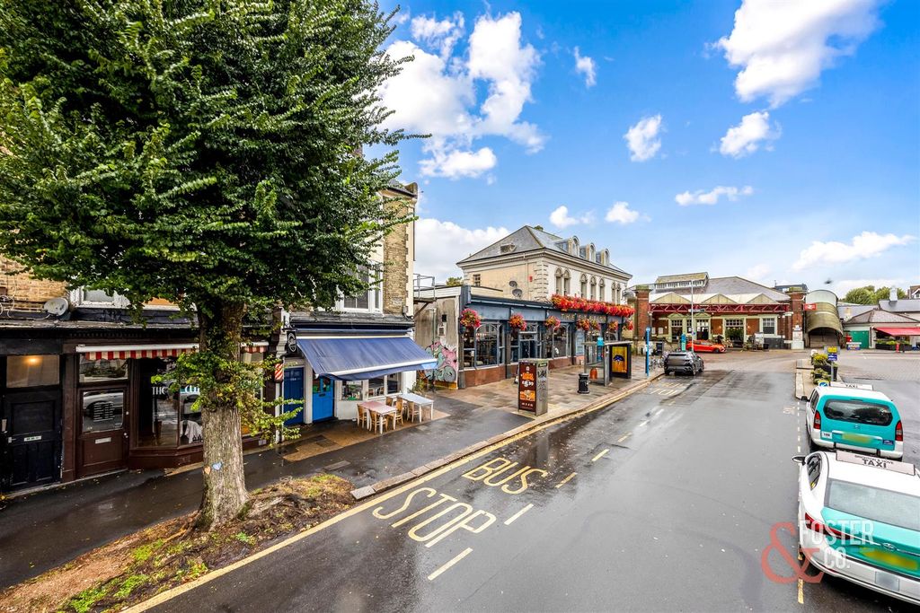 Property photo 1 of 18 Goldstone Villas 98A, Flat 2_022.Jpg