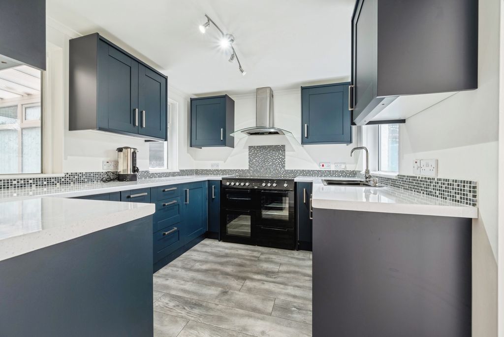 Property photo 2 of 19 Pbox-Img.Jpg